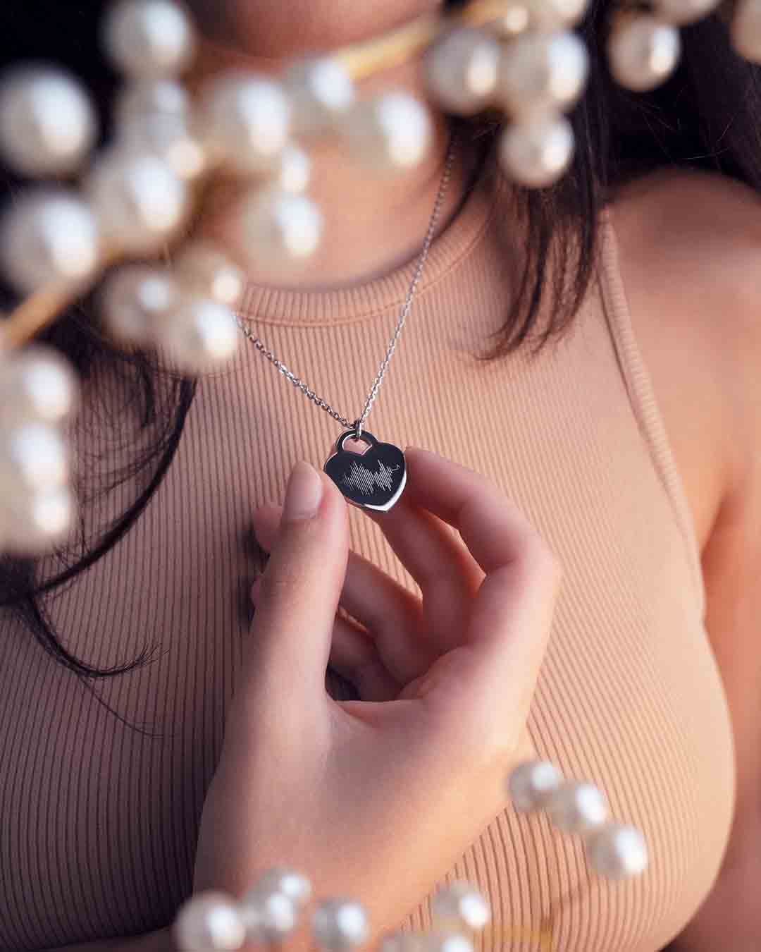 Heart-Necklace-Soundwave